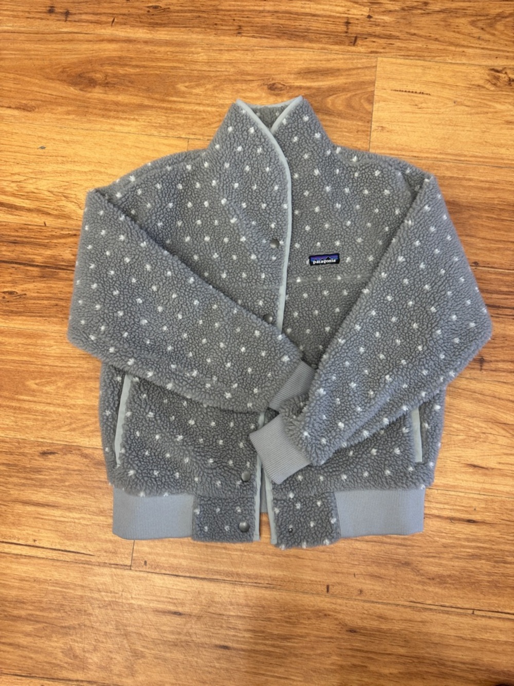 Patagonia Women’s Retro X Gray Fleece Puffer Jacket with White Dot Pattern